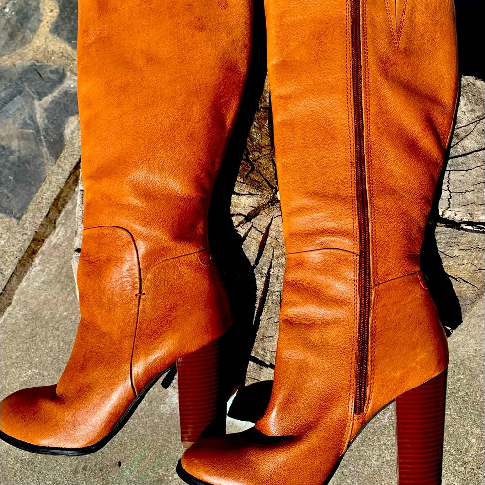 Butterscotch leather thick heeled boots by Liz & Co